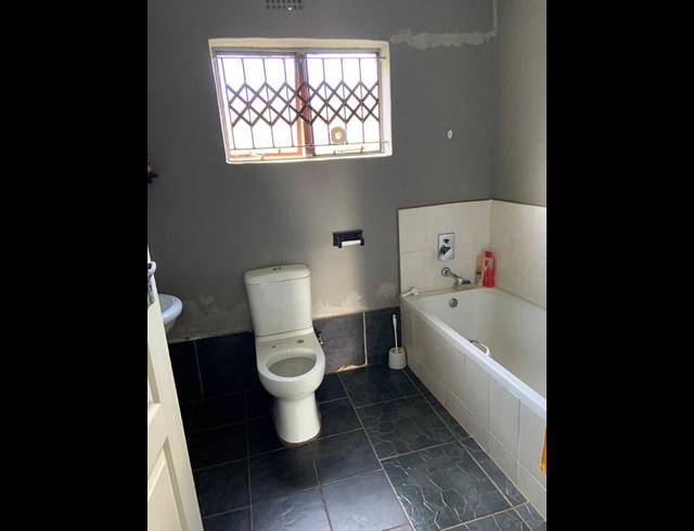 2 BEDROOM PROPERTY TO RENT IN MANIINI